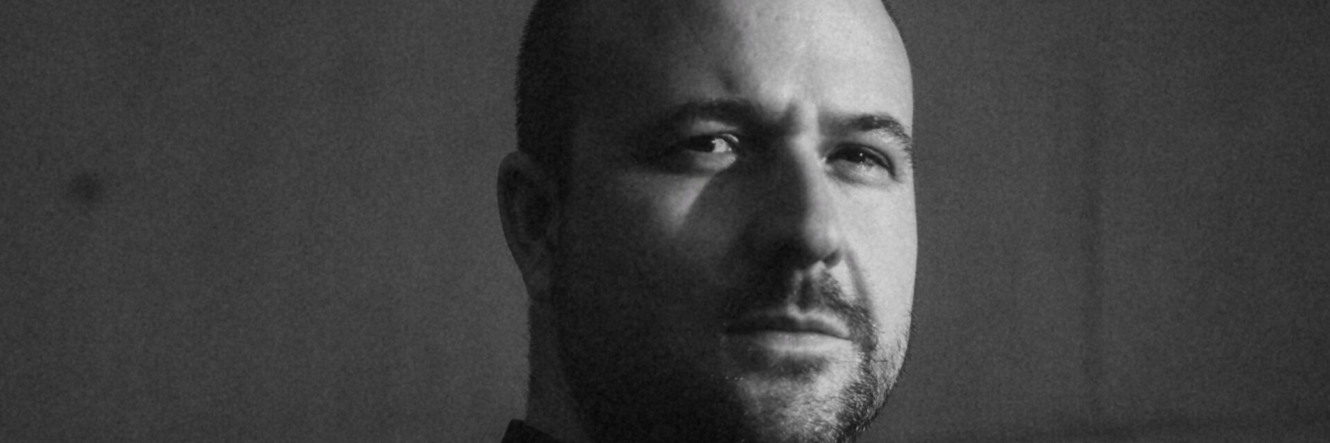 Portraifoto des Pianisten Moritz Winkelmann
