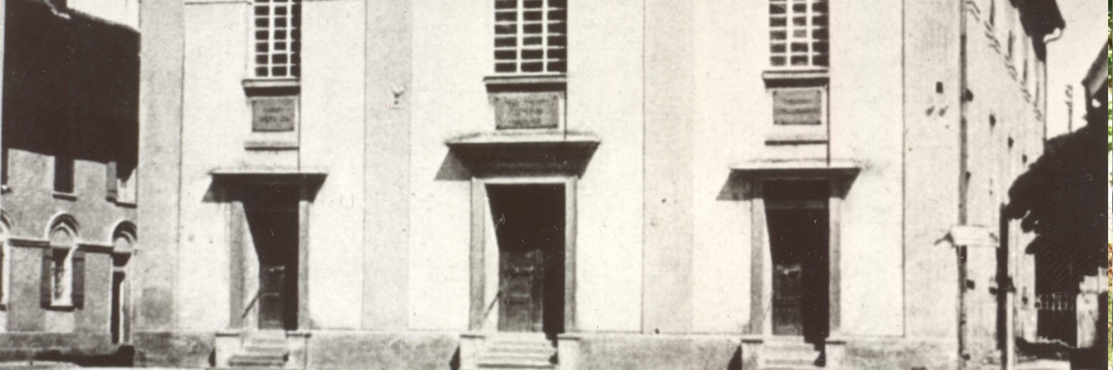 historisches schwarz-weiß Foto der Frontalansicht der Synagoge in Bad Buchau