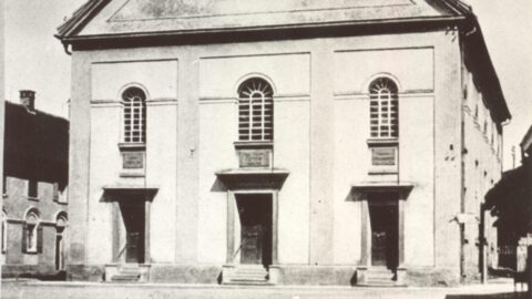 historisches schwarz-weiß Foto der Frontalansicht der Synagoge in Bad Buchau