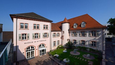 Außenaufnahme Museum im Rittehraus mit Garten